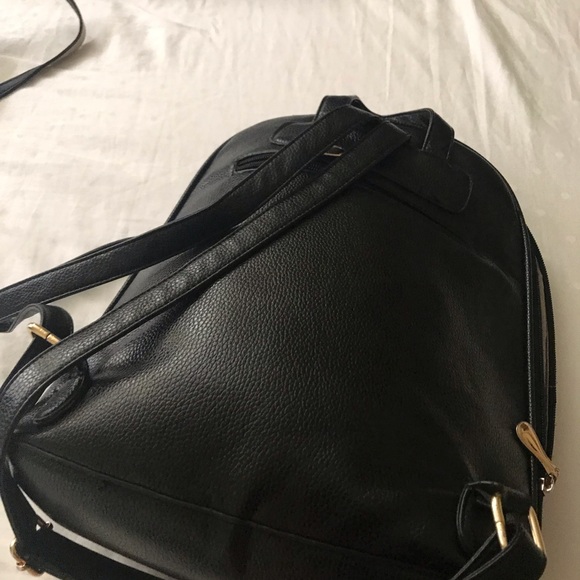 Black backpack - Picture 3 of 3